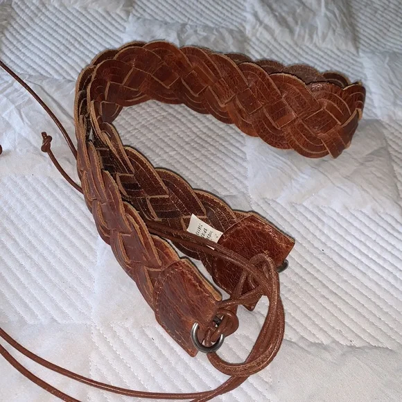 Vintage | Accessories | Vintage Brown Braided Leather Banana  display picture 3